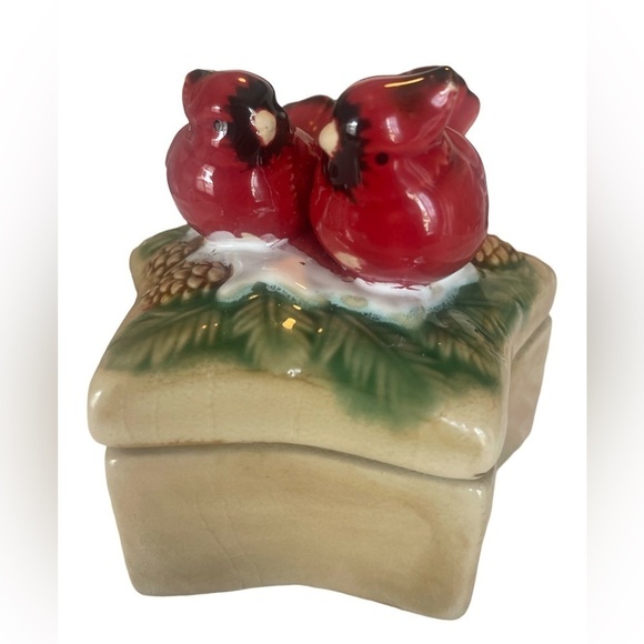 Pfaltzgraff Christmas Trinket Box - A Star With 2 Cardinals - Picture 1 of 4